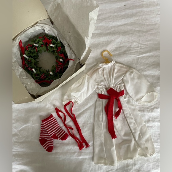 Pleasant Company American Girl Kirsten Lucia Outfit Wreath in Box